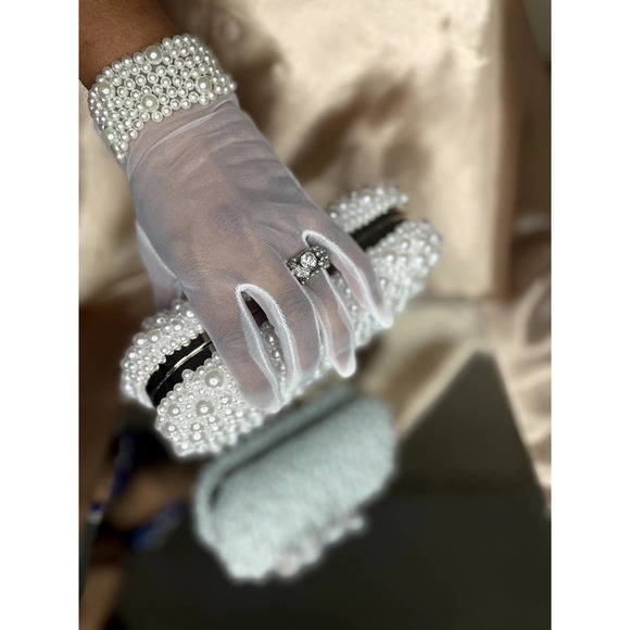 Clutch Your Pearls Women's Clutch Bag - Picture 3 of 4